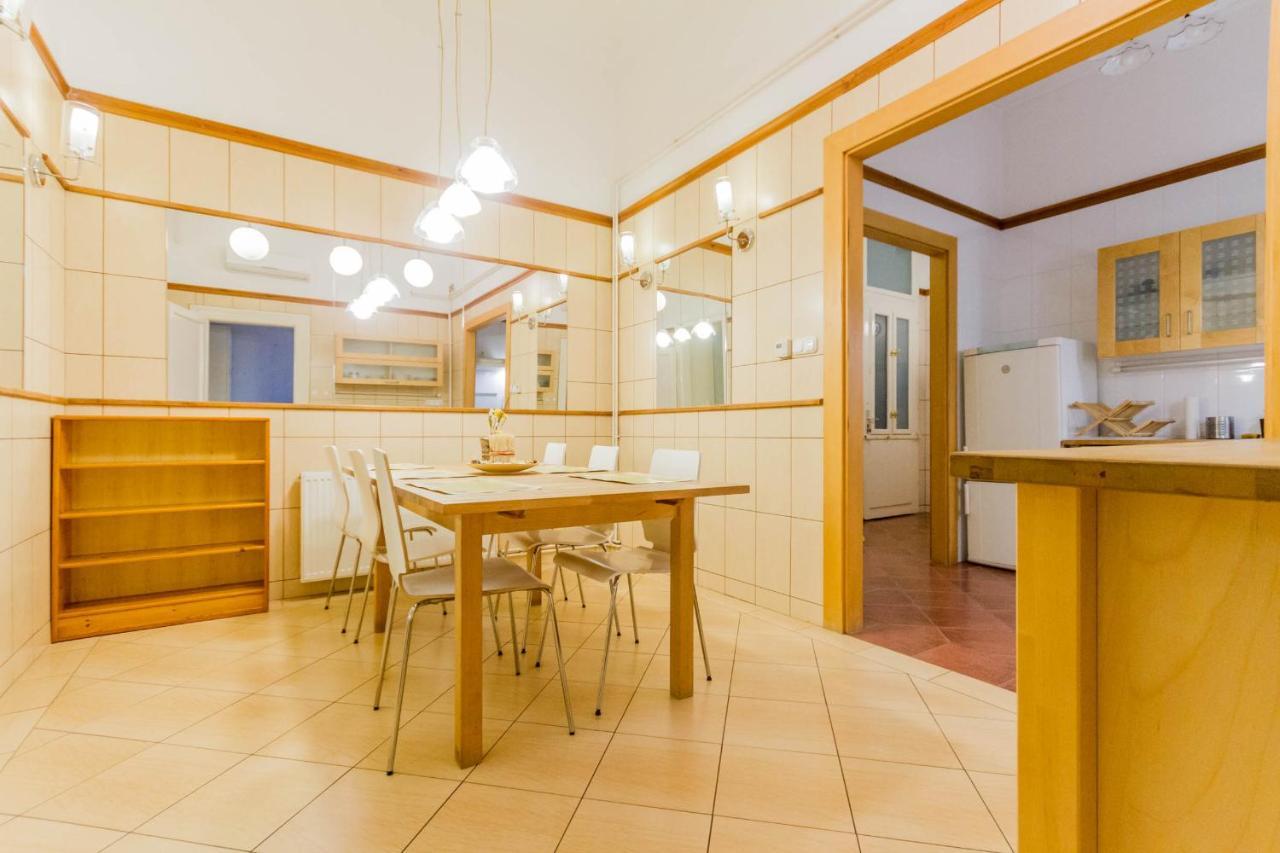 Friend Of Deak Ferenc Apartman Budapest Kültér fotó